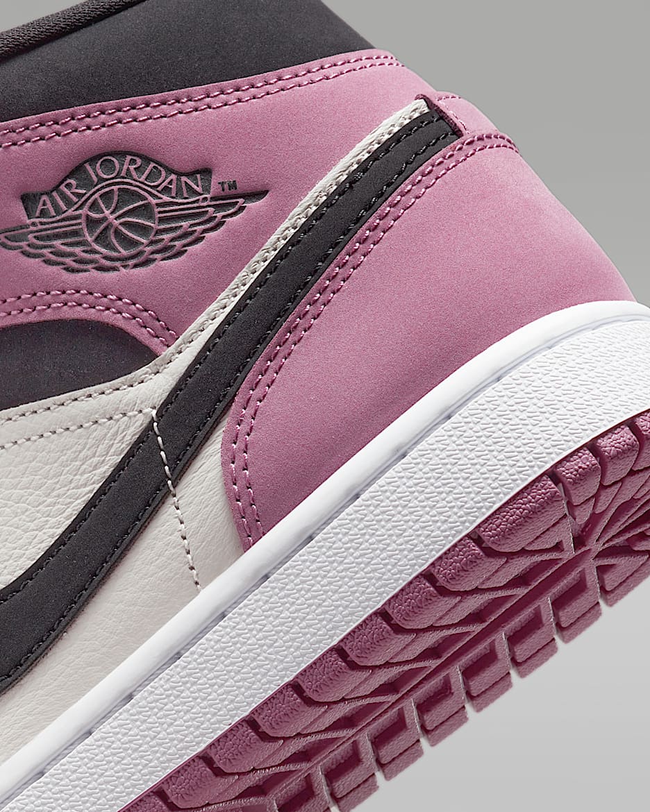 Jordan aj 1 mid se women's hot sale